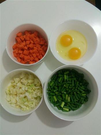 五彩蛋炒饭的做法步骤1