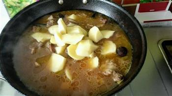 红烧排骨土豆的做法步骤9