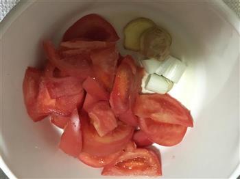 番茄排骨汤的做法步骤1