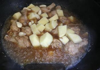 土豆烧鸡翅根的做法步骤9