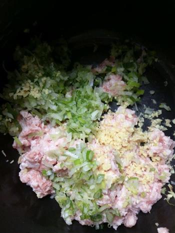 茴香饺子的做法步骤2
