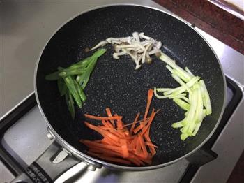 小鱼生餐主食篇①韩式拌饭的做法步骤2