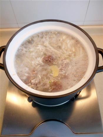砂锅萝卜牛肉丸子汤的做法步骤6
