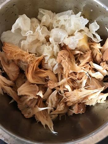 鸡胸肉猴头菇汤的做法图解4