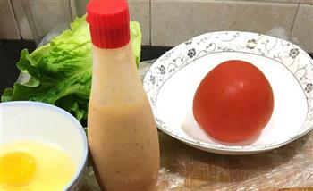 简易番茄鸡蛋炒面的做法步骤1