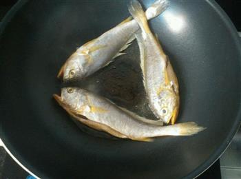 红烧黄鱼的做法步骤3