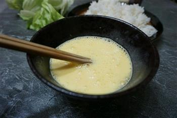 日式酱油炒饭的做法步骤1