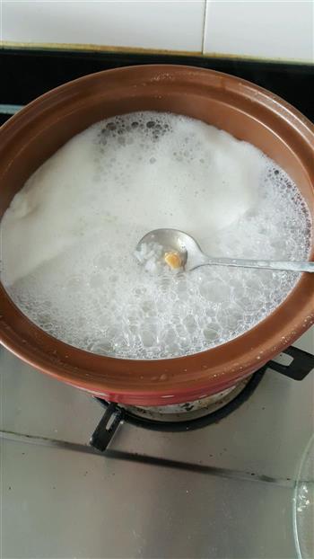 潮汕海鲜砂锅粥的做法图解1