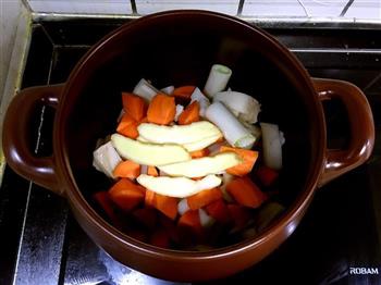 坤博砂锅莲藕排骨汤的做法步骤8