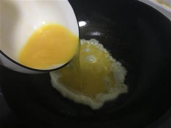 胡萝卜鸡蛋馅包子的做法图解4