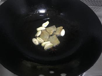 小鸡炖蘑菇的做法步骤3
