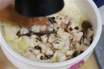 干酪佐奶油蘑菇土豆泥的做法步骤7