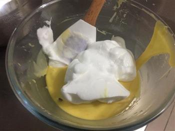 酸奶蔓越莓戚风蛋糕的做法步骤14