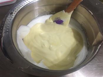 酸奶蔓越莓戚风蛋糕的做法步骤16