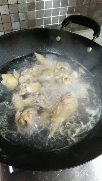 香菇炖土鸡的做法步骤2