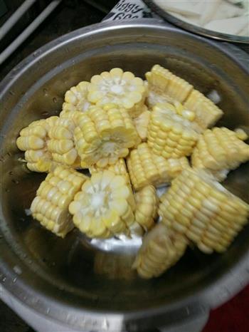 排骨山药玉米浓汤的做法步骤2