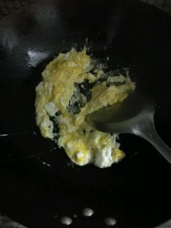 胡萝卜黄瓜火腿蛋炒饭的做法步骤2