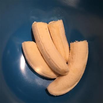 香蕉煎饼的做法图解1