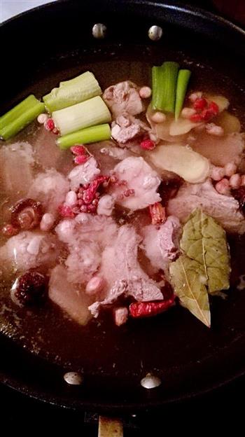 苏苏家-花生莲藕排骨汤的做法步骤5