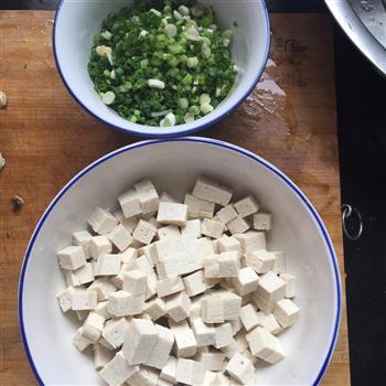 小葱拌豆腐的做法步骤1