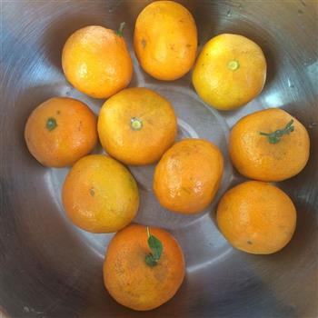 自制橘子罐头的做法图解1
