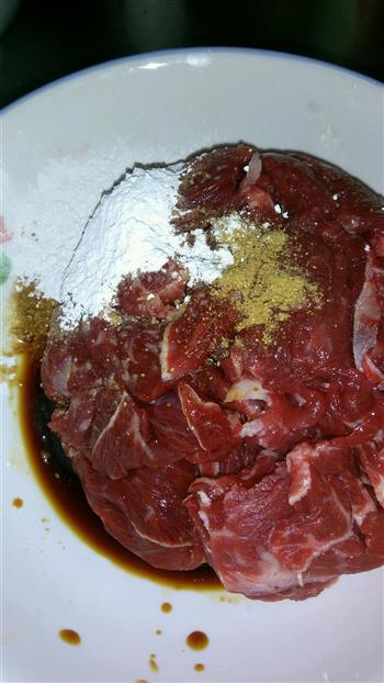 白蘑菇炒牛肉的做法步骤1