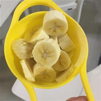 超简单的香蕉蛋糕卷的做法步骤10