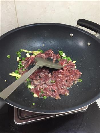 家常小炒牛肉的做法步骤3