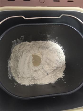 奶香椰蓉面包的做法步骤3