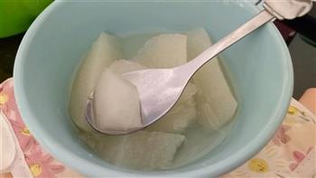 冰糖炖梨的做法步骤1