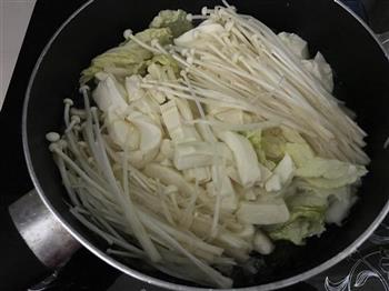 酸辣白菜豆腐汤的做法步骤4