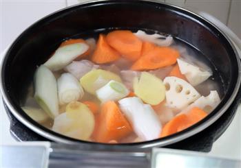 莲藕胡萝卜排骨汤的做法步骤8