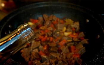 番茄牛肉炖土豆-给你一个不一样的冬天的做法步骤12
