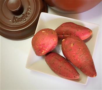 香甜软糯的坤博砂锅烤红薯的做法步骤1