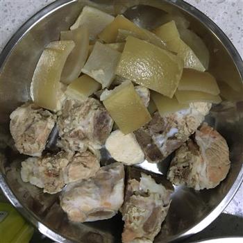 一锅出，土豆豆角炖排骨的做法步骤2