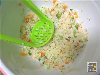 三文鱼鸡蛋蔬菜饭团-懒妈救星的做法步骤7