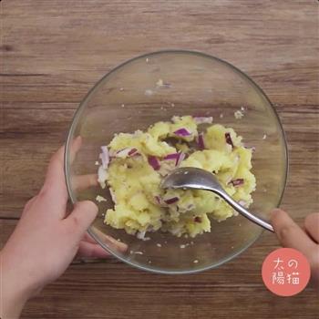土豆培根鸡蛋卷的做法步骤1