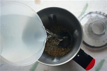 祛湿薏米豆浆的做法图解3