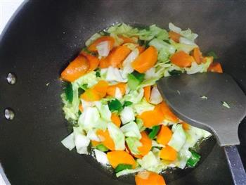 五彩杂蔬腊肉咸肉焖饭的做法步骤10