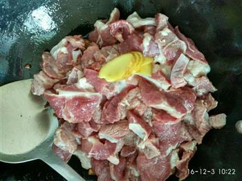 香菇豆腐顿肉的做法步骤4