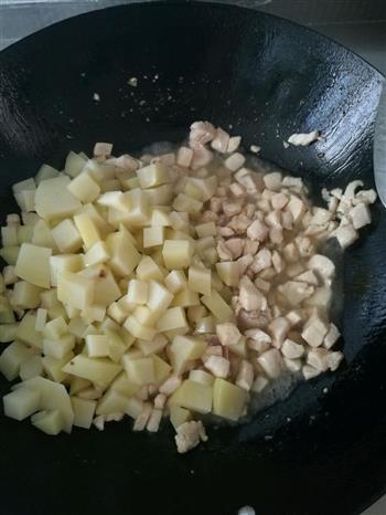 土豆鸡肉咖喱饭的做法步骤4
