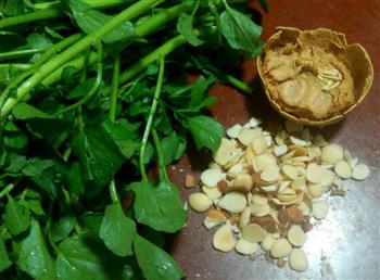 冬末春初西洋菜双杏罗汉果排骨汤的做法步骤1