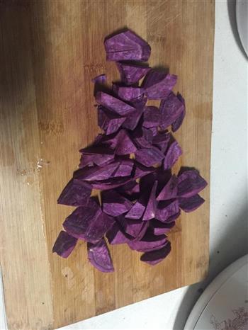 银耳紫薯粥的做法步骤2