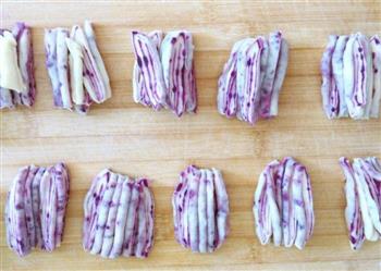 牛奶紫薯花卷 的做法图解12