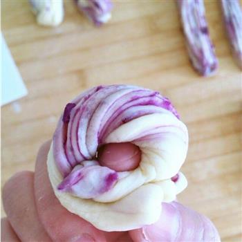 牛奶紫薯花卷 的做法图解15