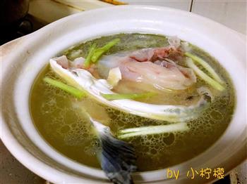 砂锅鱼头汤的做法步骤3
