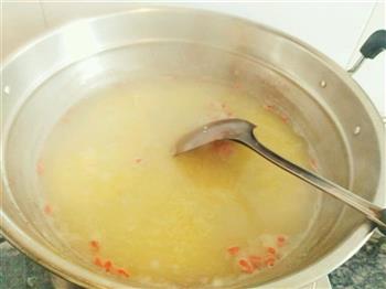桂圆红枣枸杞小米粥的做法图解3