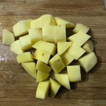 粉蒸土豆排骨的做法步骤2