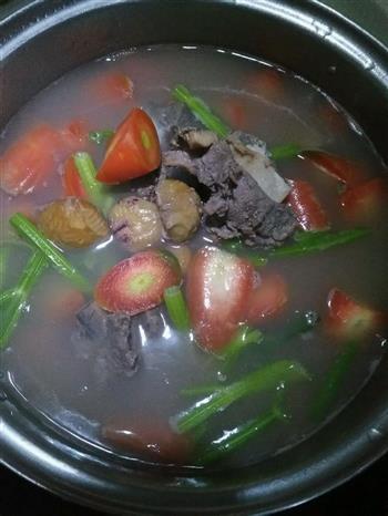 板栗红萝卜牛骨汤的做法图解7