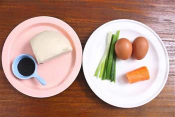 鸡蛋炒馒头 宝宝健康食谱的做法步骤1